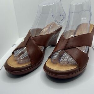 Strictly Comfort Brown Leather Wedge Slide Sandals. Vintage Style